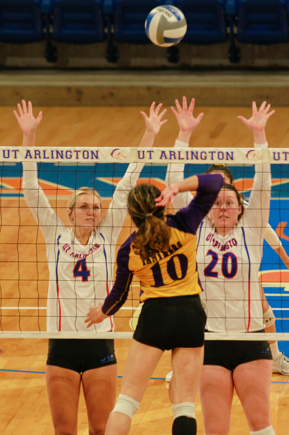 Photos: UTA volleyball earns first two wins of season at third annual Maverick Invitational